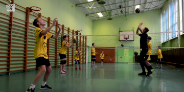 Siatkarze PGE Skry promują siatkówkę | Aktywny udział w treningach Akademii Siatkówki