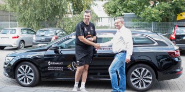 Auta Renault dla siatkarzy i trenera PGE Skry od ASOS Sajewicz